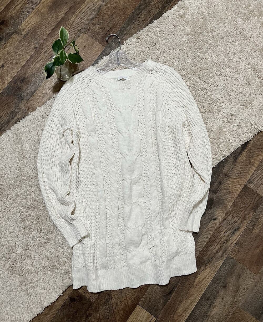 J.Jill Size Medium White Chenille Cable Knit Crewneck Pullover Tunic Sweater